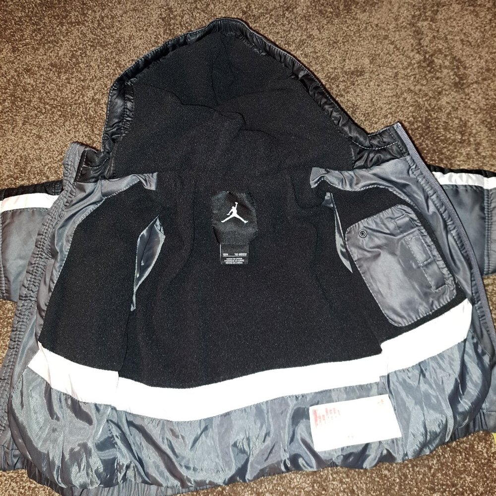 AIR JORDAN Jumpman Toddler Quilt Puffy Hoodie Zipper Coat Gray Sz 12 Months - Picture 8 of 8